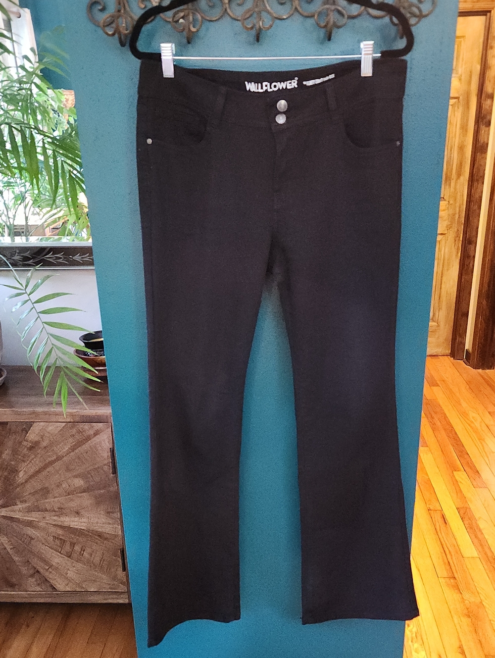 Wallflower The Flirty Curvy High Rise Black Flared Jeans